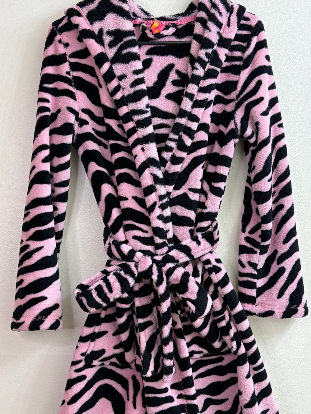 Jenni by Jennifer Moore Pink & Black Zebra Print Hooded Robe